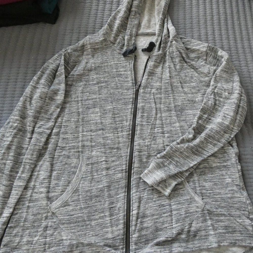 Hanes Zip-up Sweatshirt